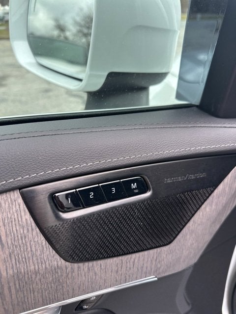 2022 Volvo XC90 Inscription