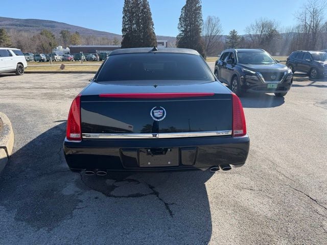2011 Cadillac DTS Base