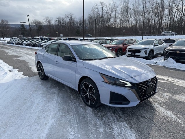 2025 Nissan Altima 2.5 SR