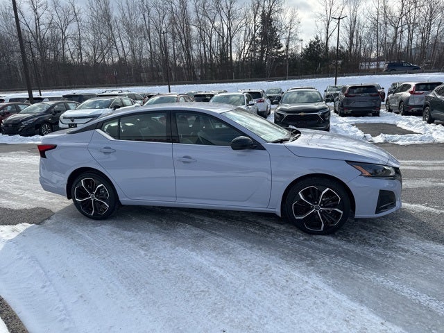 2025 Nissan Altima 2.5 SR