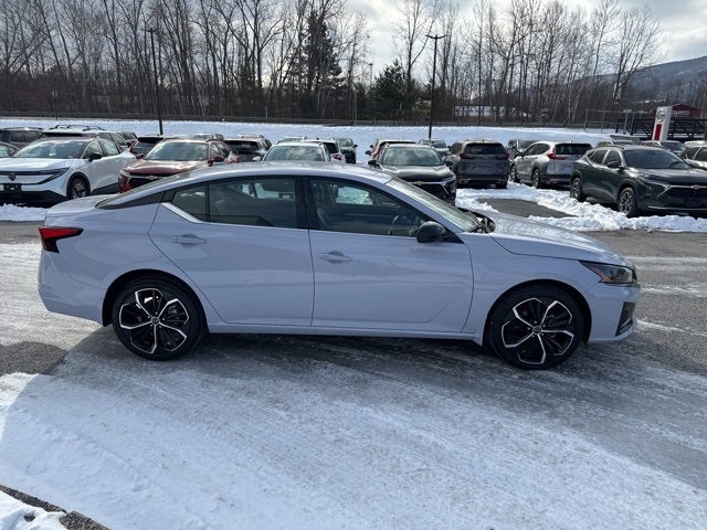 2025 Nissan Altima 2.5 SR