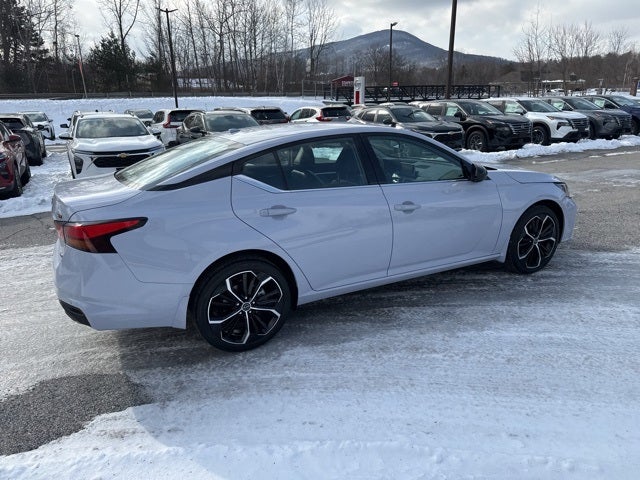 2025 Nissan Altima 2.5 SR