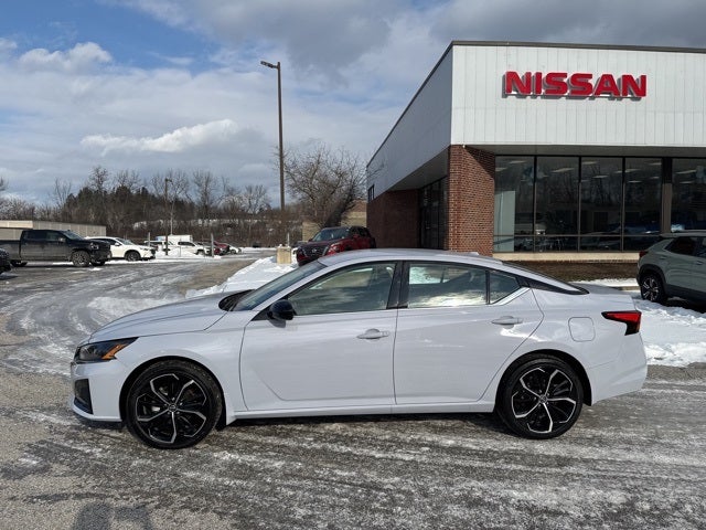 2025 Nissan Altima 2.5 SR