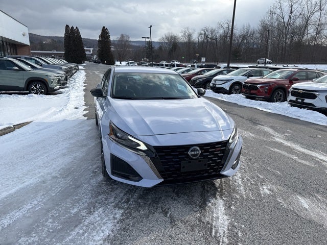 2025 Nissan Altima 2.5 SR