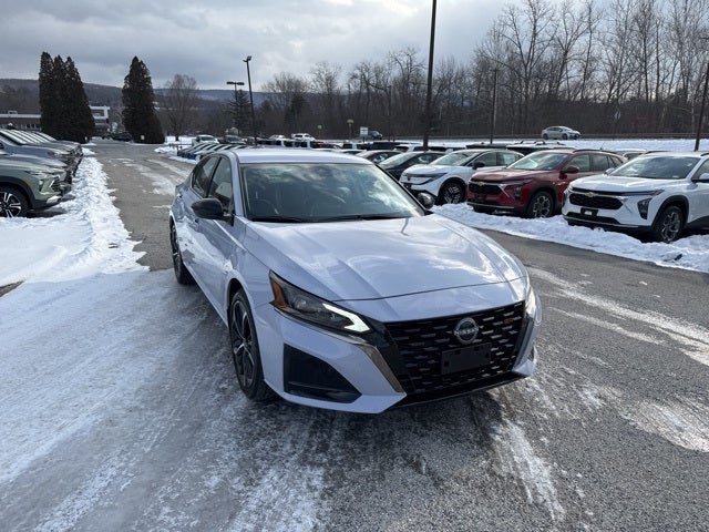 2025 Nissan Altima 2.5 SR