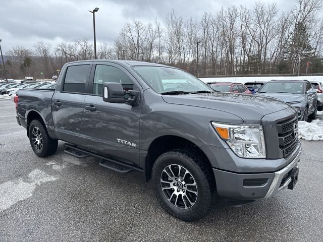 2024 Nissan Titan SV