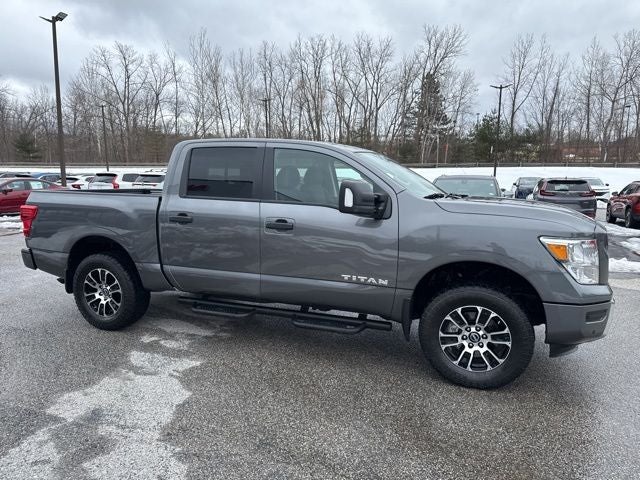 2024 Nissan Titan SV