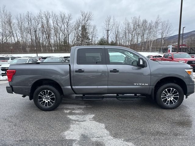 2024 Nissan Titan SV