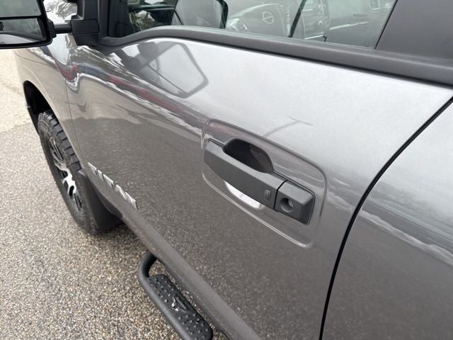 2024 Nissan Titan SV