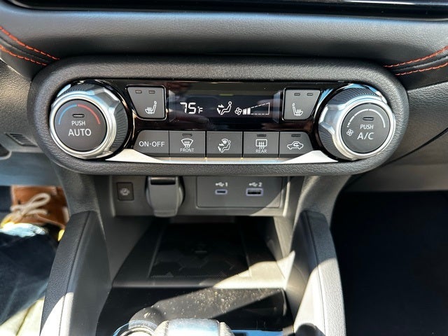 2025 Nissan Versa 1.6 SR