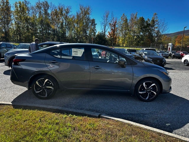 2025 Nissan Versa 1.6 SR