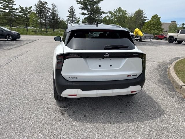 2026 Nissan Kicks SR