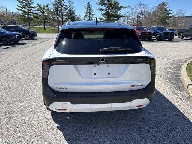 2026 Nissan Kicks SR