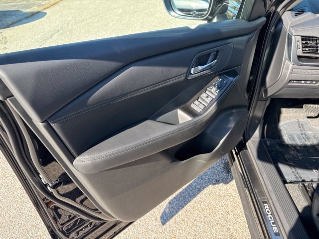 2027 Nissan Rogue Dark Armor