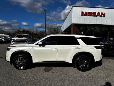 2024 Nissan Pathfinder SV