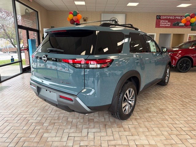 2026 Nissan Pathfinder SL