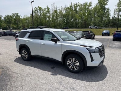 2026 Nissan Pathfinder SL