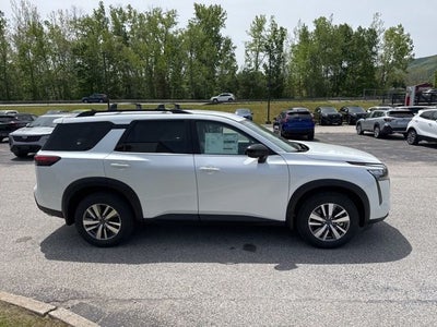 2026 Nissan Pathfinder SL