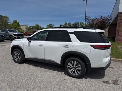 2026 Nissan Pathfinder SL
