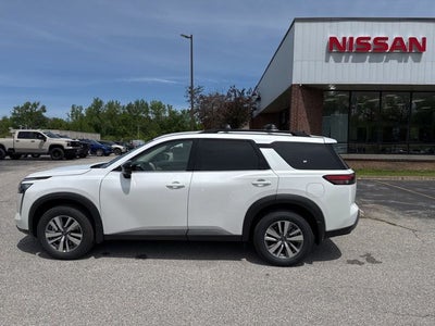 2026 Nissan Pathfinder SL