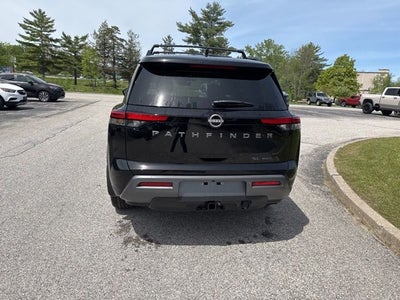 2026 Nissan Pathfinder SL