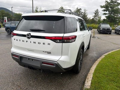 2026 Nissan Pathfinder Platinum