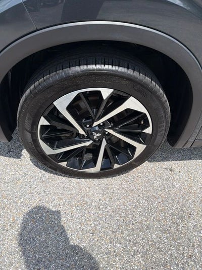 2024 Mitsubishi Outlander SE Black Edition w/Pano Roof