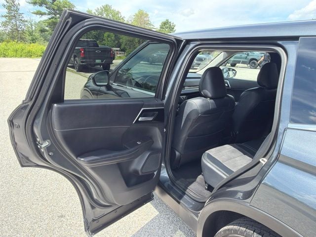 2024 Mitsubishi Outlander SE Black Edition w/Pano Roof