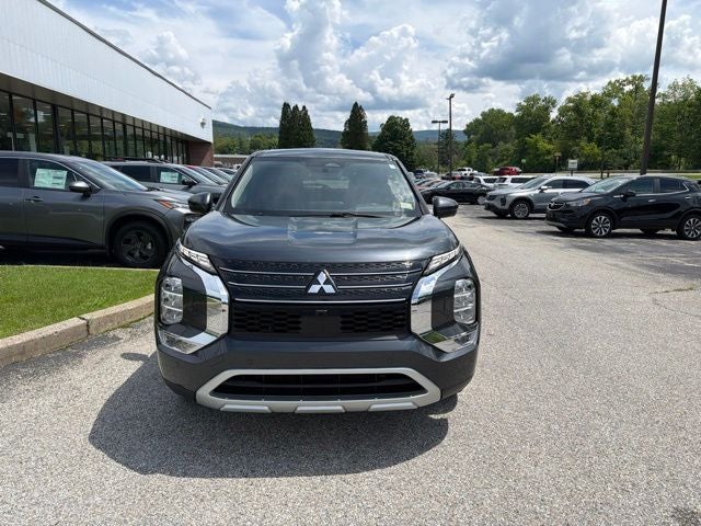 2024 Mitsubishi Outlander SE Black Edition w/Pano Roof