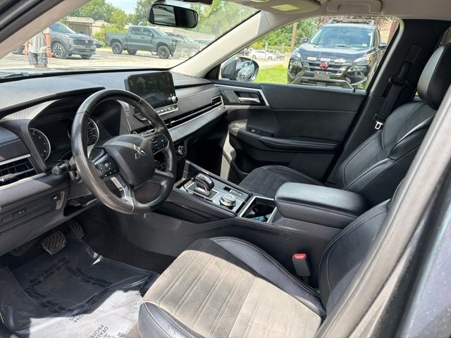 2024 Mitsubishi Outlander SE Black Edition w/Pano Roof