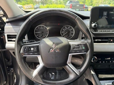 2024 Mitsubishi Outlander SE Black Edition w/Pano Roof