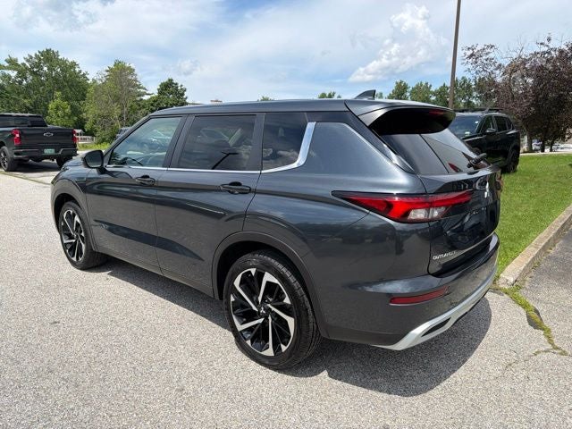 2024 Mitsubishi Outlander SE Black Edition w/Pano Roof