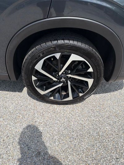 2024 Mitsubishi Outlander SE Black Edition w/Pano Roof