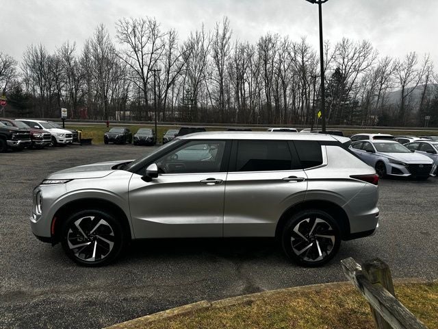 2024 Mitsubishi Outlander SE Black Edition