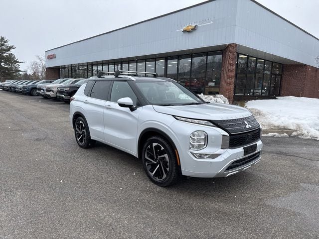 2024 Mitsubishi Outlander Base