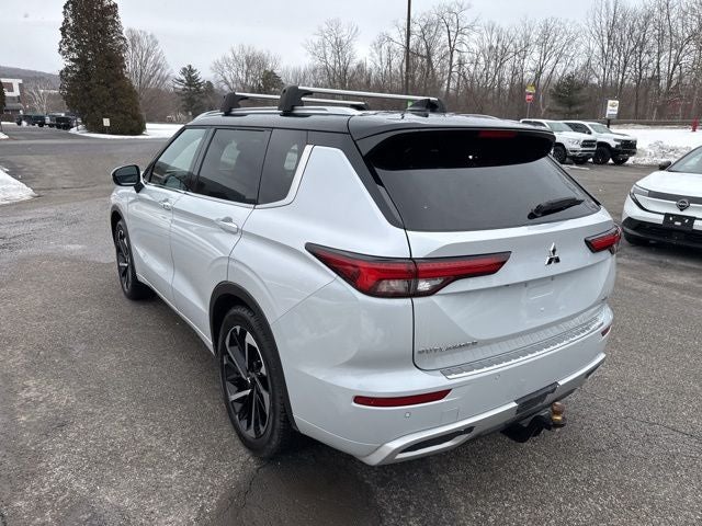 2024 Mitsubishi Outlander Base