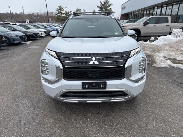 2024 Mitsubishi Outlander Base