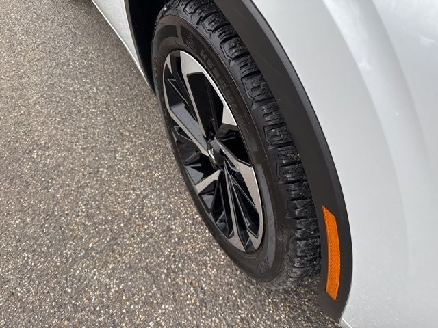 2024 Mitsubishi Outlander Base