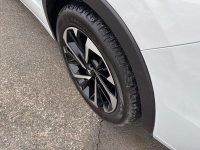 2024 Mitsubishi Outlander Base