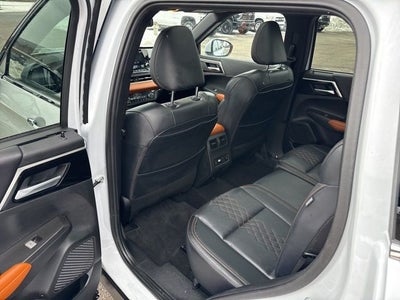 2024 Mitsubishi Outlander Base