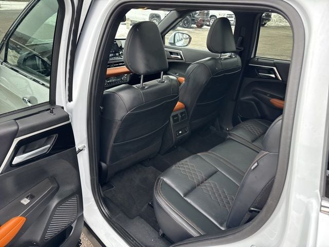 2024 Mitsubishi Outlander Base