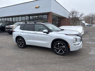 2024 Mitsubishi Outlander Base