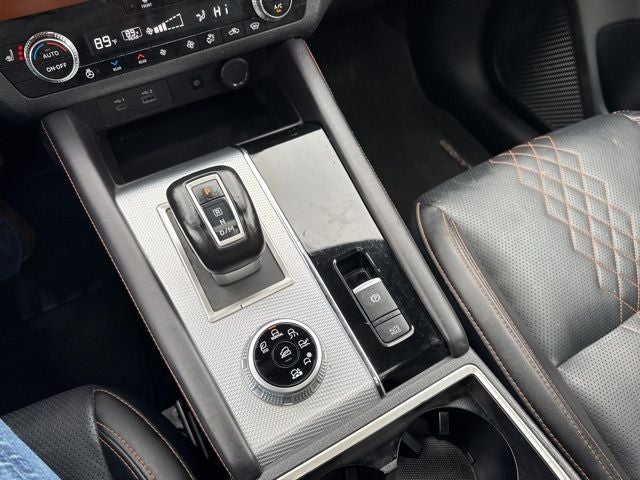 2024 Mitsubishi Outlander Base