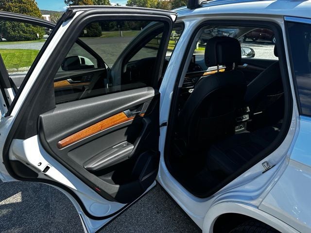 2023 Audi Q5 45 S line Premium quattro