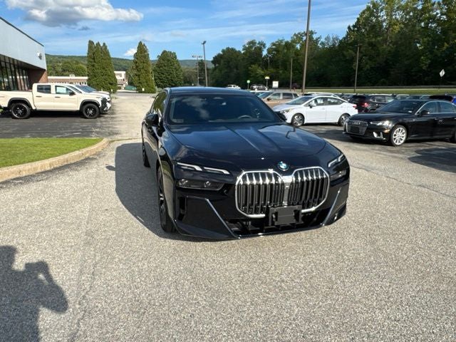 2025 BMW 7 Series 740i xDrive