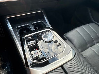 2025 BMW 7 Series 740i xDrive