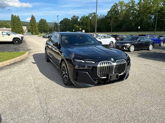 2025 BMW 7 Series 740i xDrive