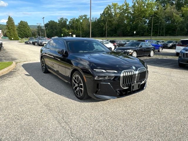 2025 BMW 7 Series 740i xDrive