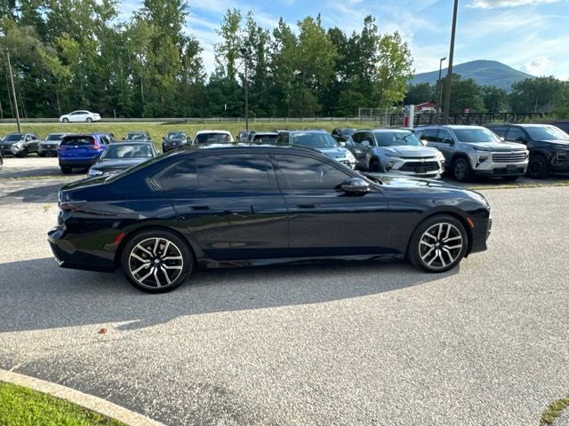 2025 BMW 7 Series 740i xDrive