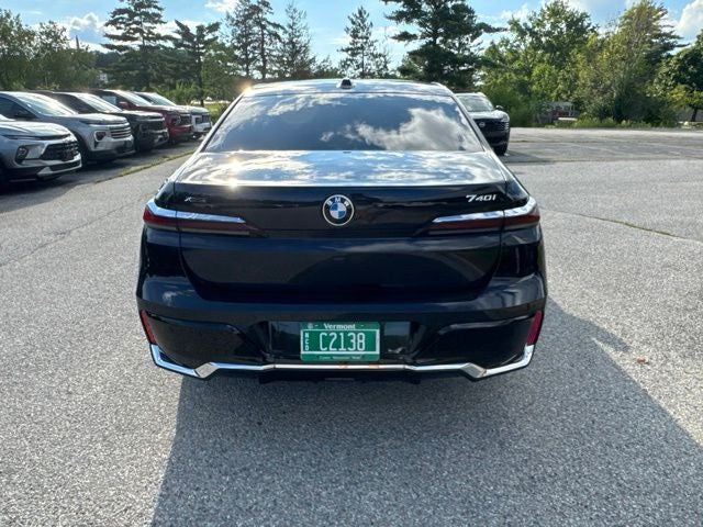 2025 BMW 7 Series 740i xDrive